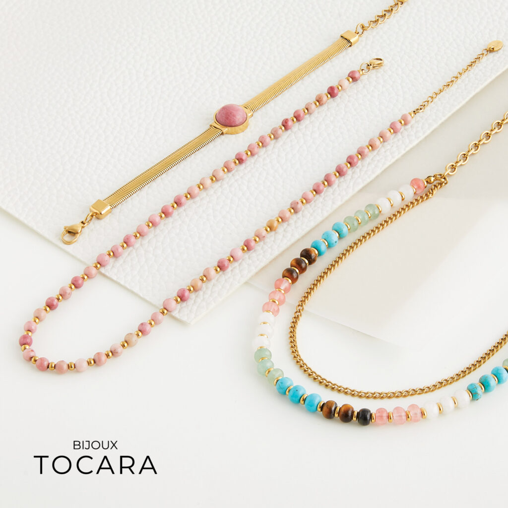 Layering and stacking jewelry tips including use of color.
