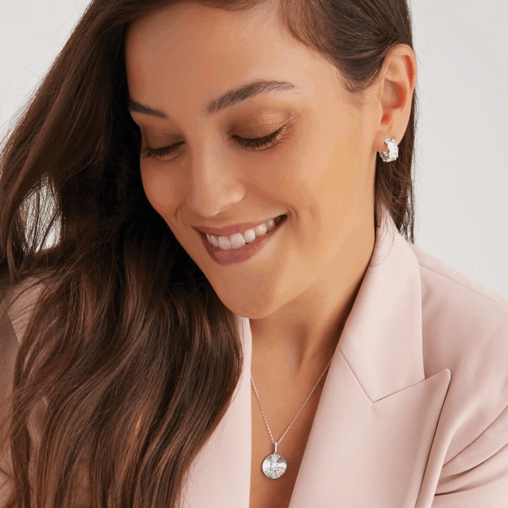 Minimalist jewelry personality with petite and timeless jewelry.